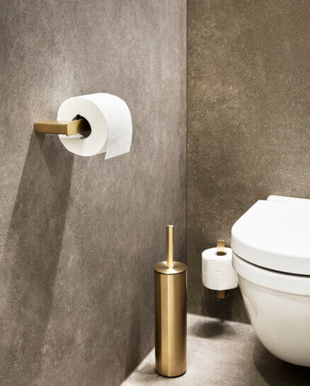 reframe_toilet brush_floor_toiletpaper_spare toilet paper holder_brass (1)