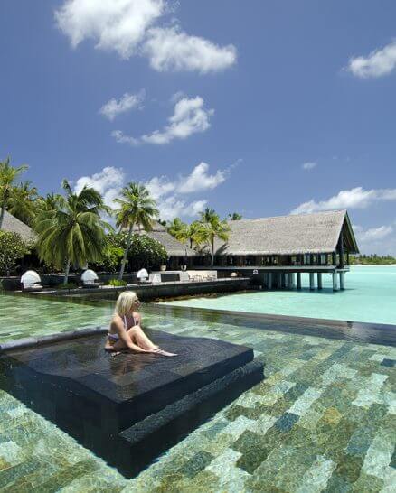 reethi_rah_maldives_pool_beach_09_03_2012_805hr