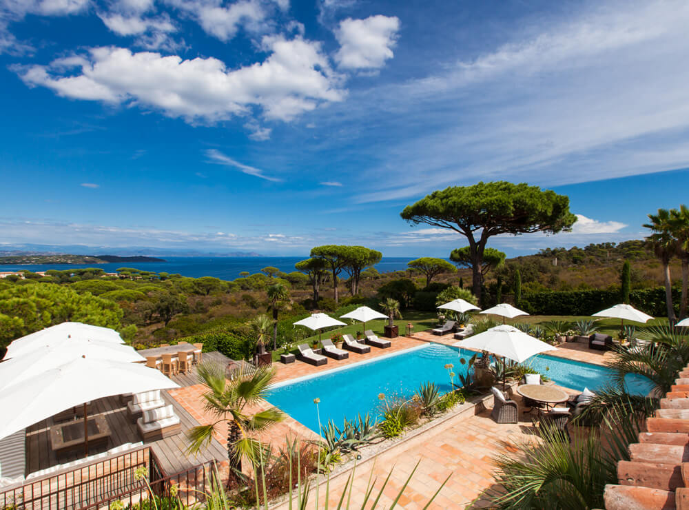 EXCLUSIVE-HILLTOP-VILLA-WITH-PANORAMIC-MEDITERRANEAN-VIEWS-IN-ST-TROPEZ