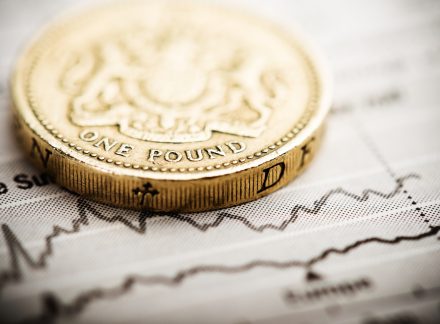 低利率带来的机遇：英国房产市场 Weak currency, strong opportunity: the UK property market