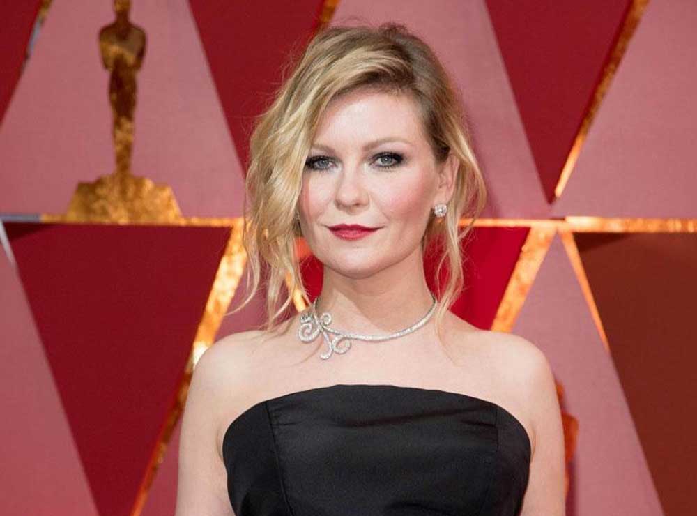 KIRSTEN-DUNST-FINDS-A-BUYER-FOR-HER-SWANKY-SOHO-PENTHOUSE