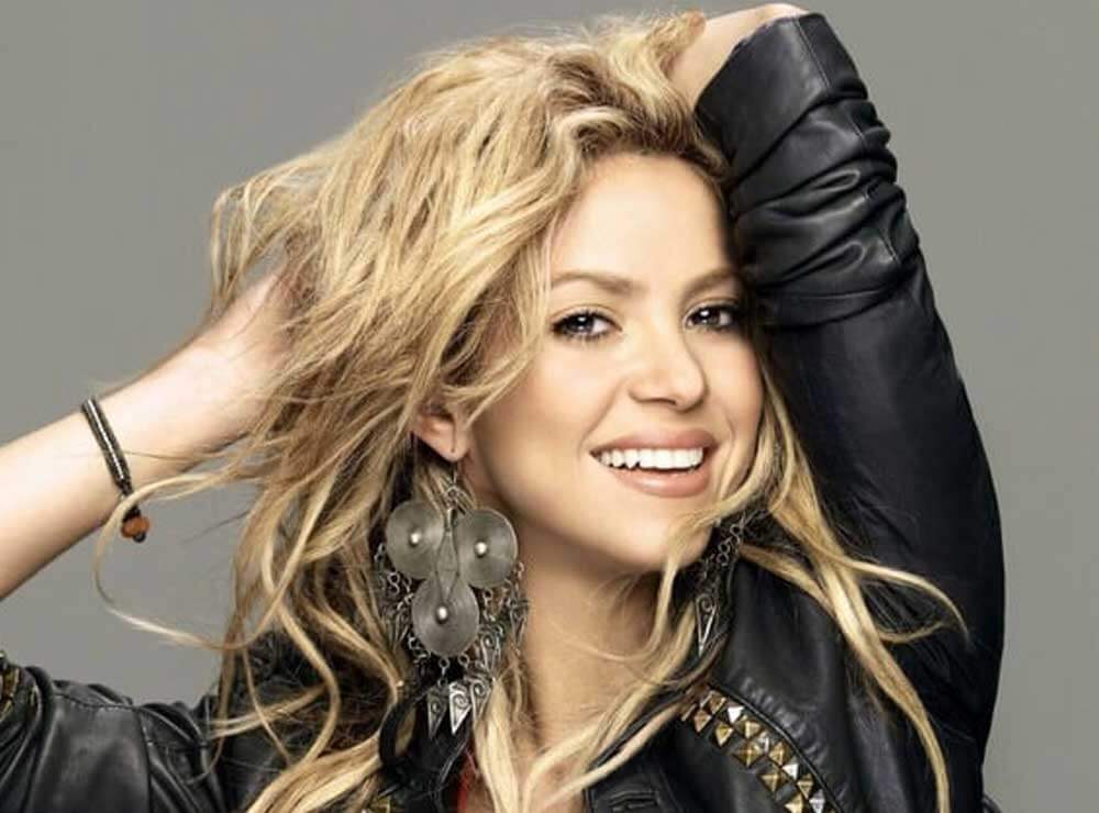 SHAKIRA-SELLING-HER-DECKED-OUT-MIAMI-HOME
