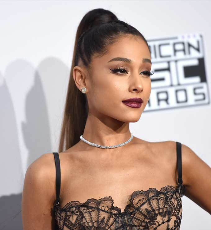 POP-SUPERSTAR-ARIANA-GRANDE-MOVES-INTO-ZAHA-HADID-NYC-APARTMENT-BLOCK