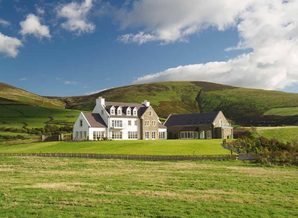 LIVING-THE-HIGH-LIFE-ON-THE-ISLE-OF-MAN
