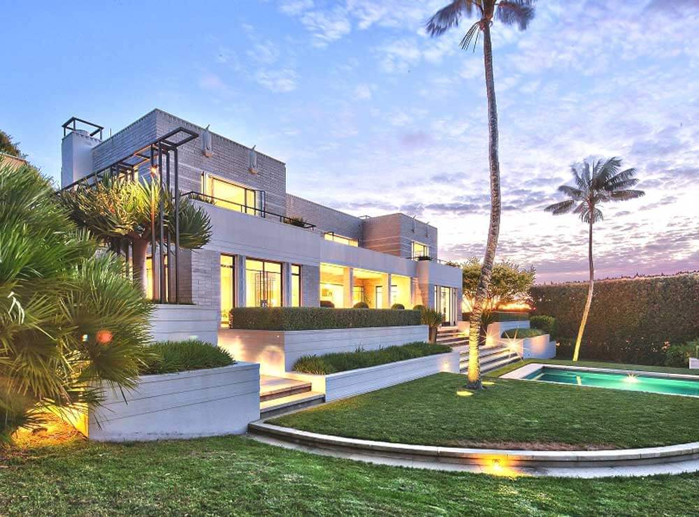 FOREIGN-BUYERS-BANNED-FROM-BUYING-EXISTING-NEW-ZEALAND-HOMES