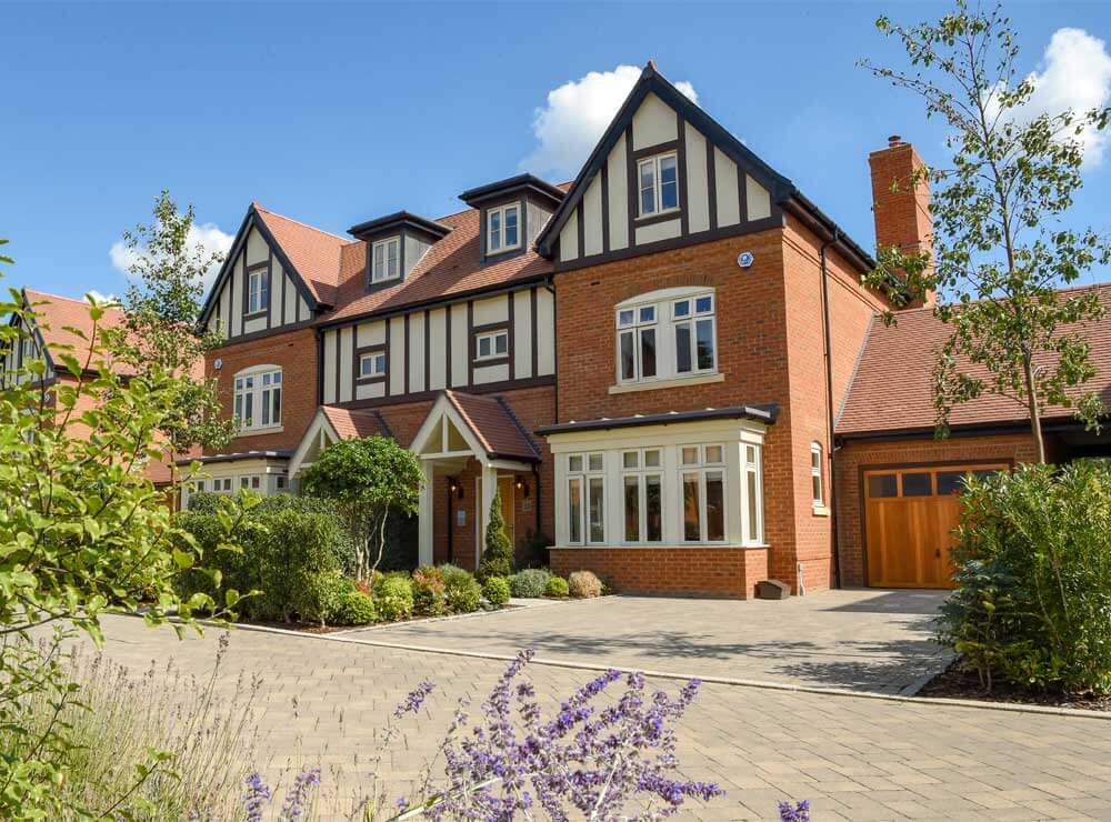 New and refurbished luxury homes nestled in Taplow Riverside Abode2