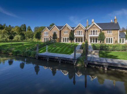 New and refurbished luxury homes nestled in Taplow Riverside