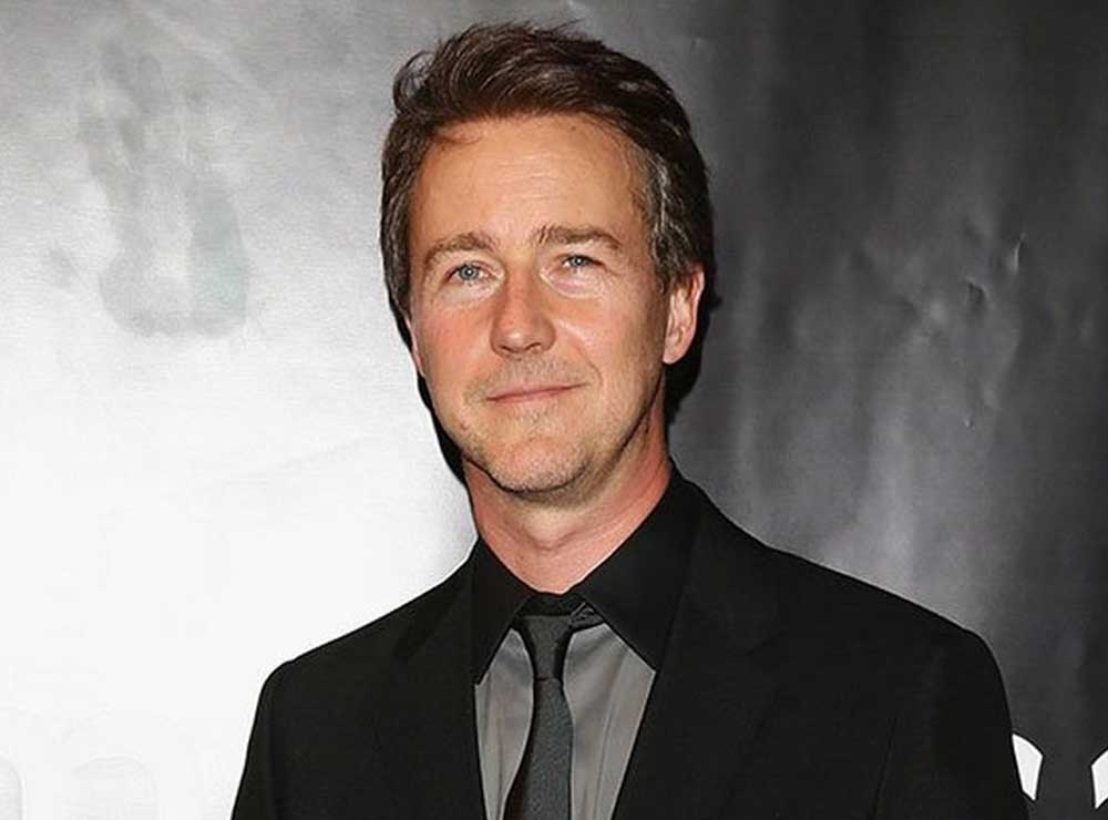 FILM-STAR-EDWARD-NORTON-TAKES-$1MILLION-PRICE-CUT-ON-MALIBU-HOME