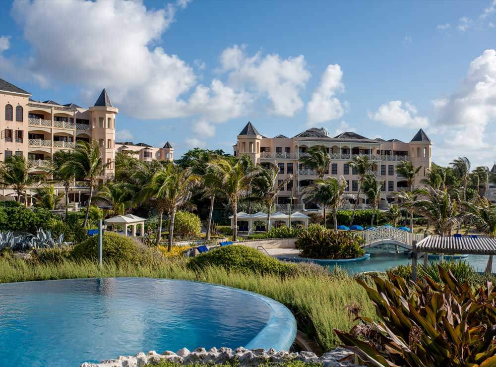 Shared-Luxury-at-The-Crane-Resort