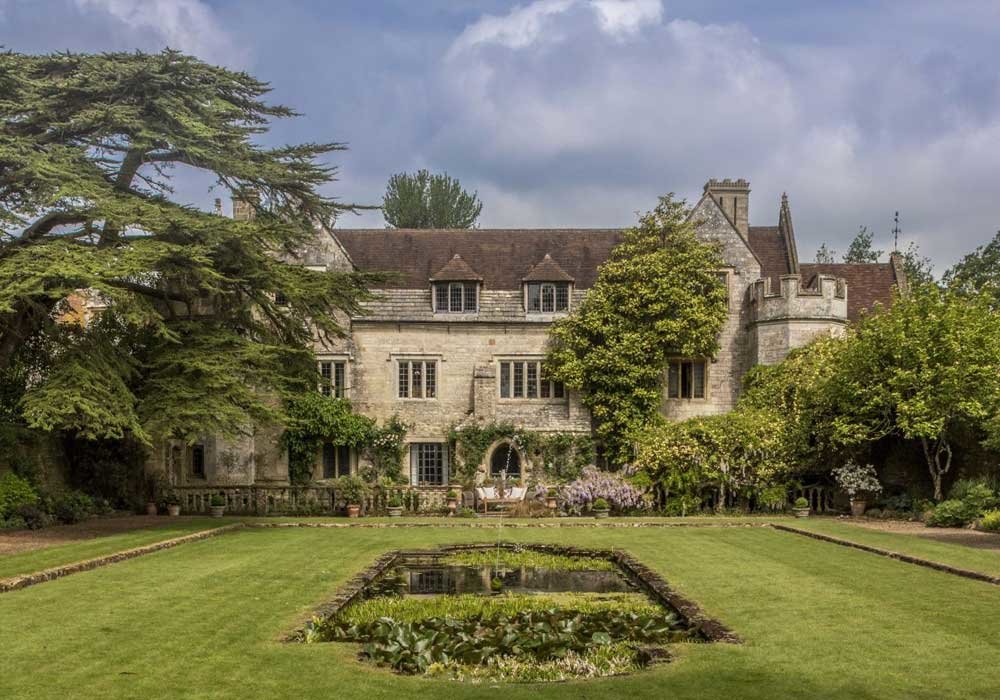 The-Tudors-Manor