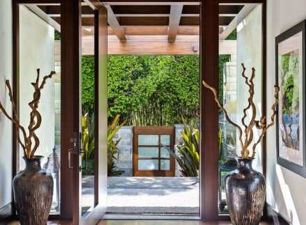 Damon Leaves Pacific Palisades