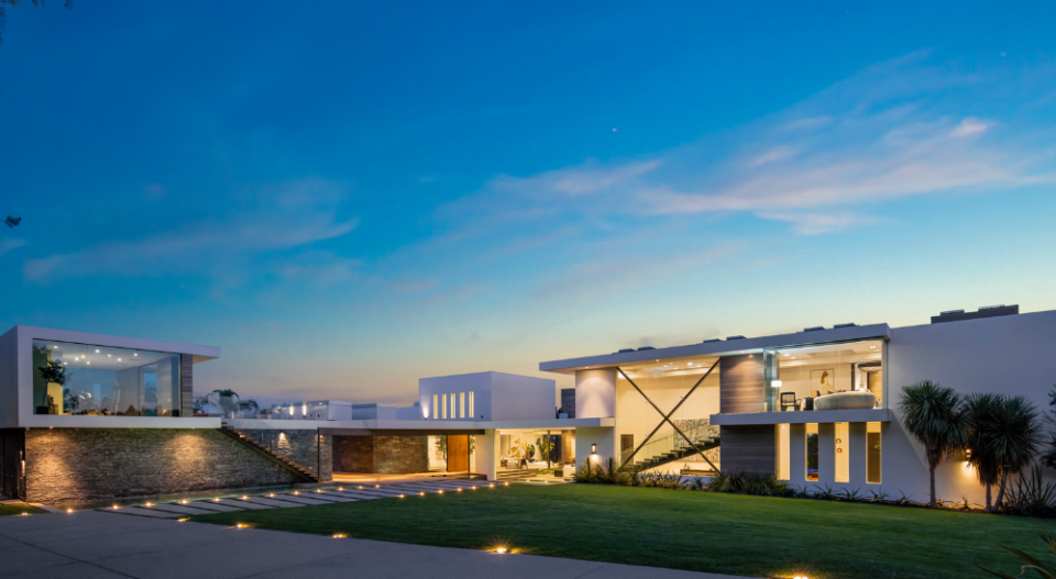 Property of The Week - 3000 Benedict Canyon Drive