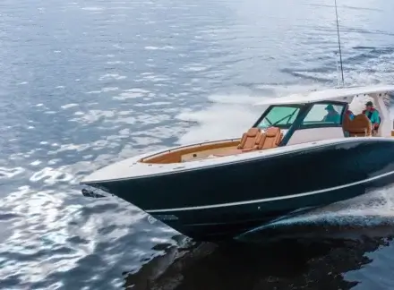 The Scout 425 LXF S-Class Luxury Center Console 