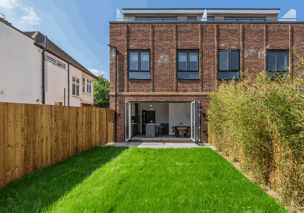 Scarlett Oaks Grand New Build Townhouse Revealed