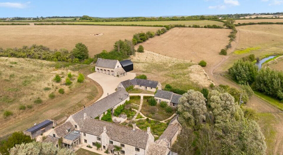 Landmark Estate In The Heart Of The Cotswolds