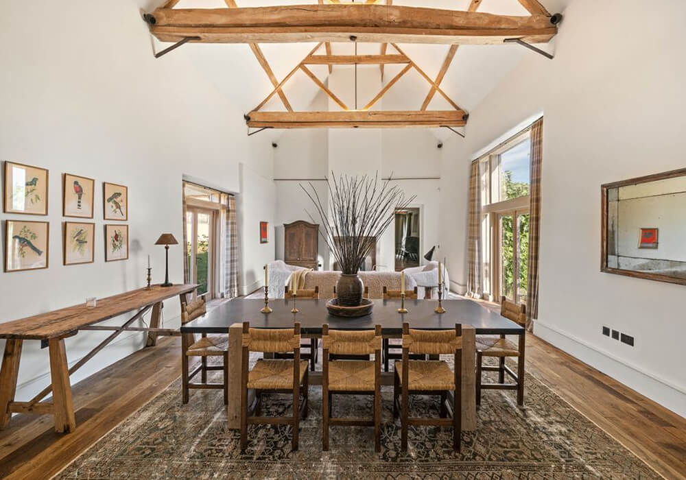 Landmark Estate In The Heart Of The Cotswolds