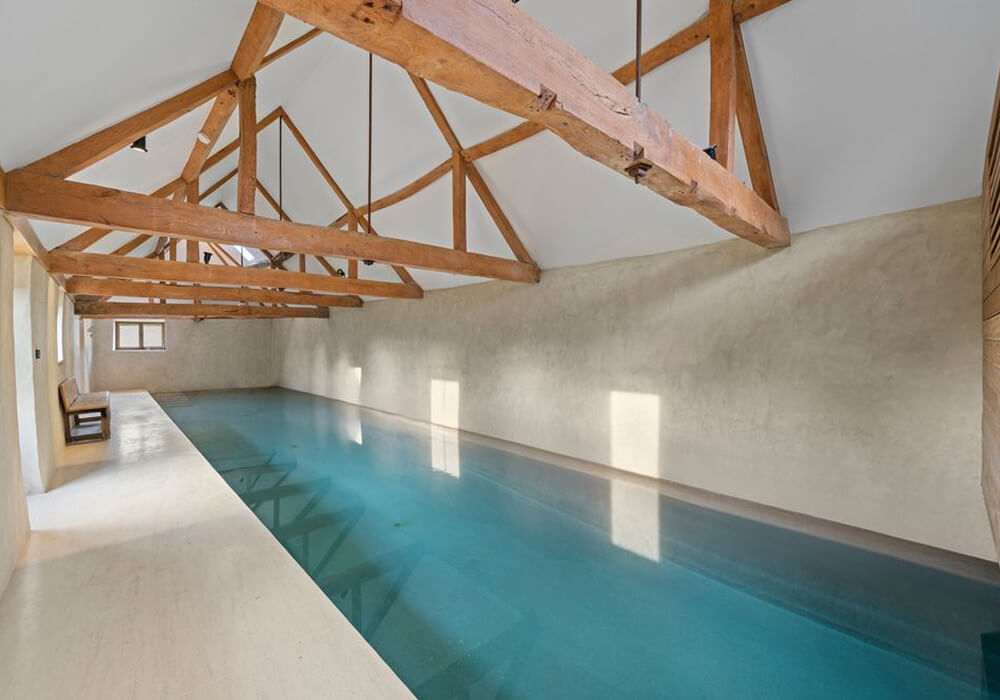 Landmark Estate In The Heart Of The Cotswolds