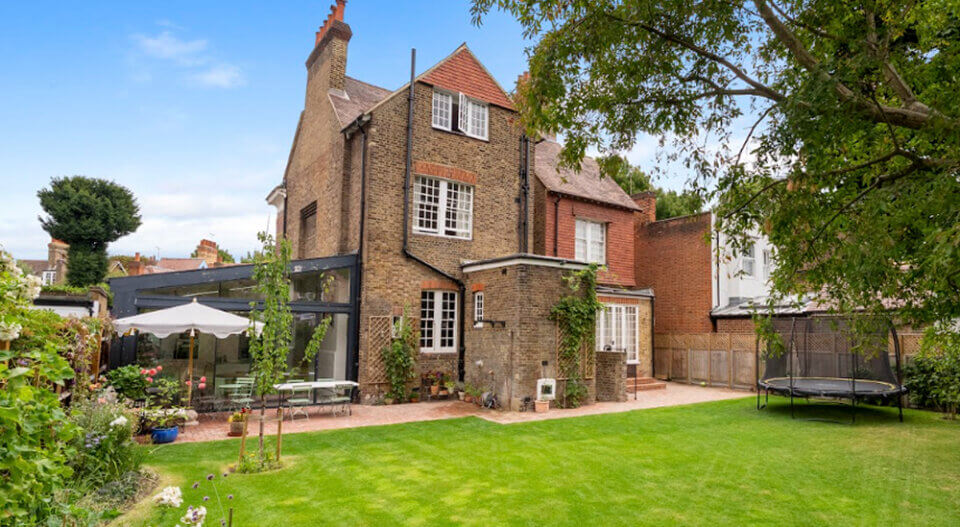 Landmark residence in London’s first garden suburb chiswick