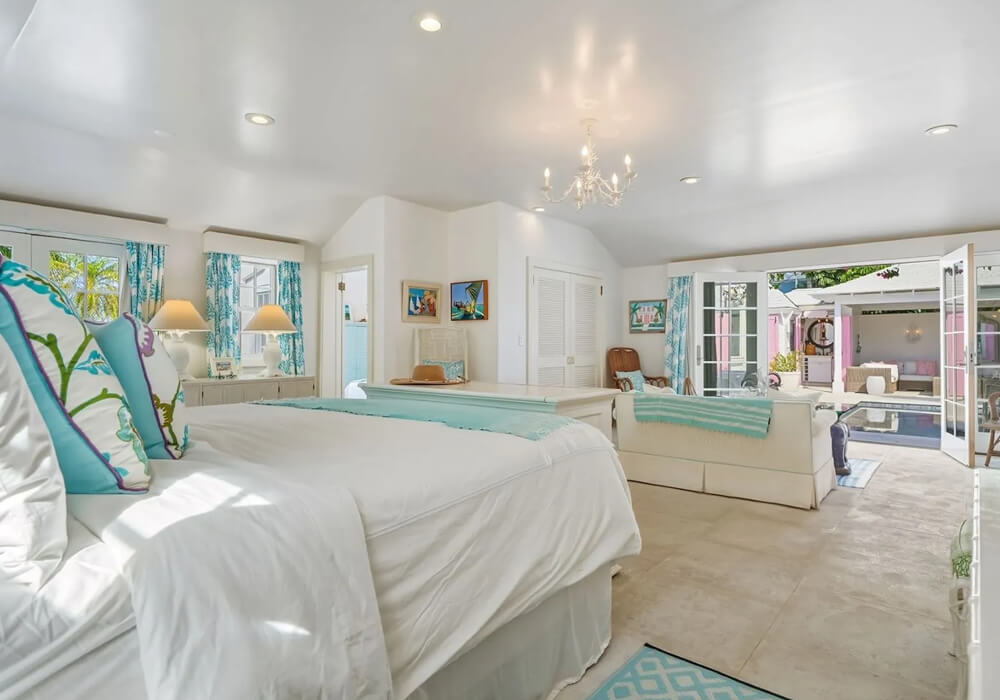 Doll House Harbour Island Homes Bahamas
