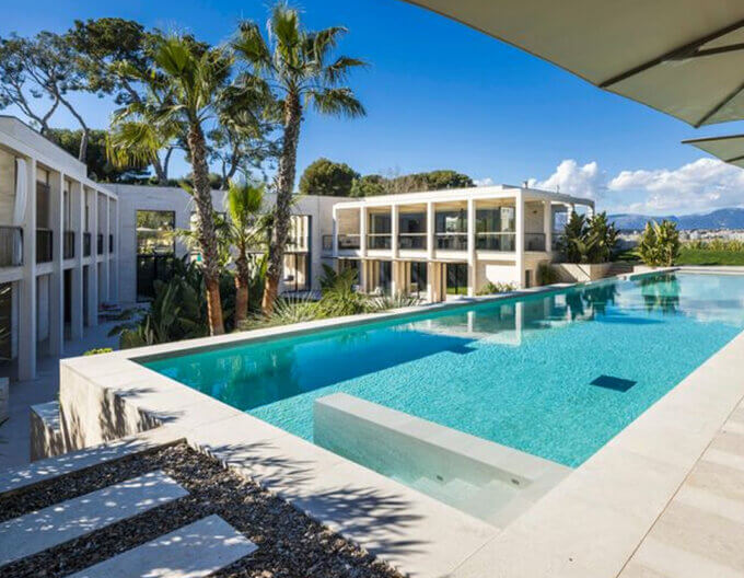 Luxury Pools